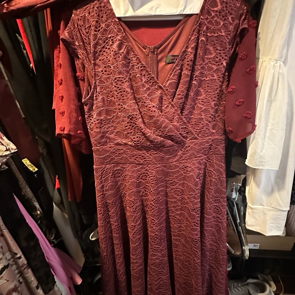 Elegant Burgundy Lace Long Sleeve Dress